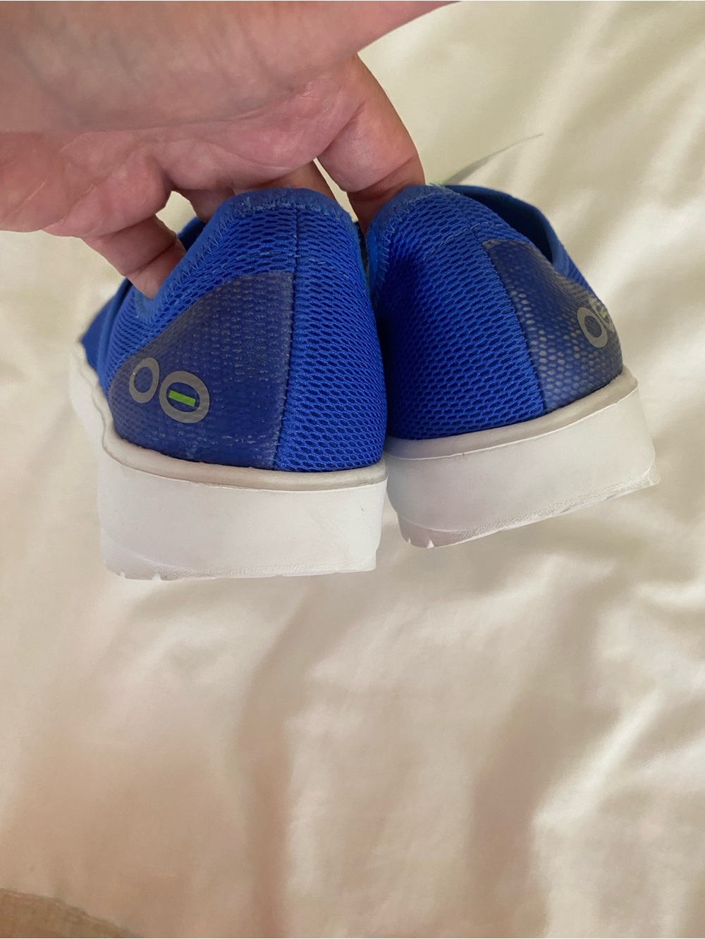 NWT Oofos Slip On 4 Way Stretch OOmg Low with Recovery Technology Blue/White W 8 - Picture 8 of 15